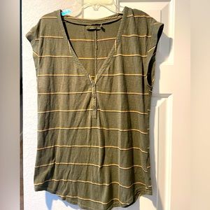 Prana v-neck top.